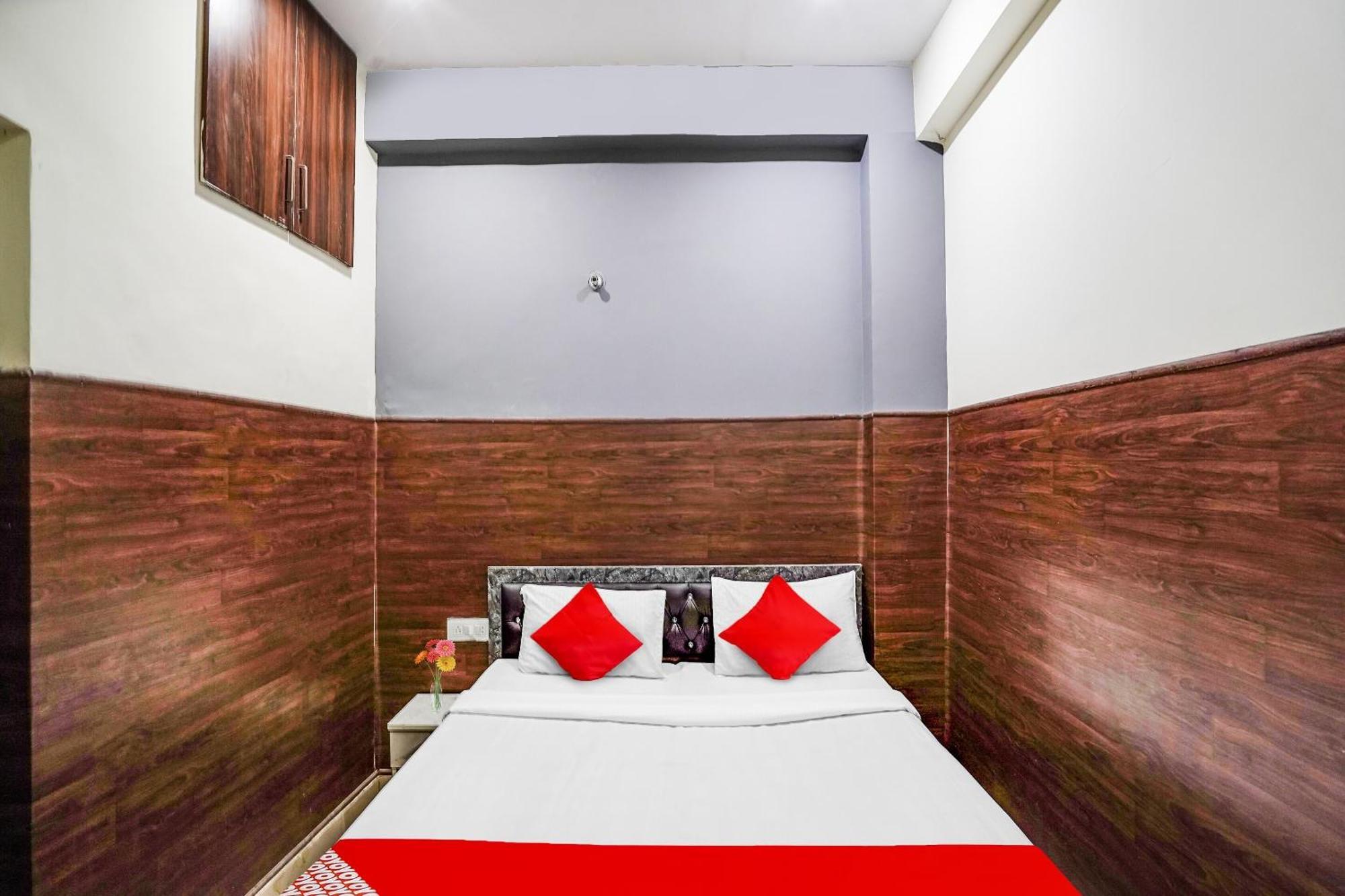 Hotel O Dream Palace Inn Noida Exterior photo