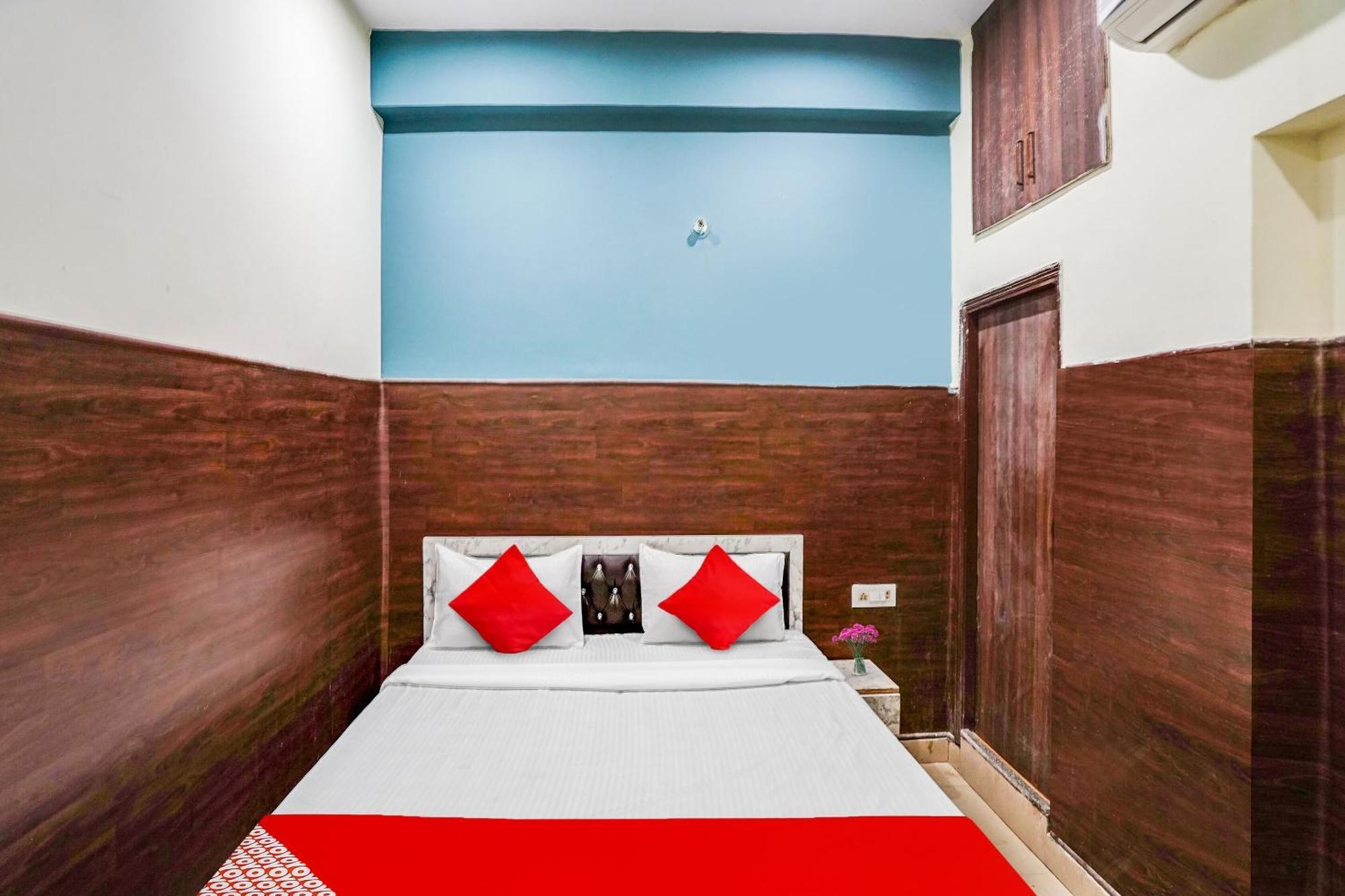 Hotel O Dream Palace Inn Noida Exterior photo