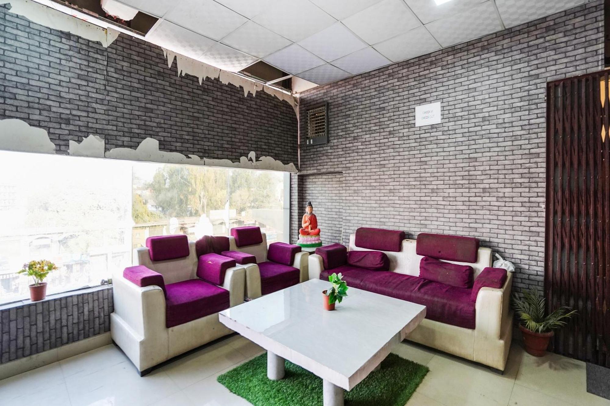 Hotel O Dream Palace Inn Noida Exterior photo